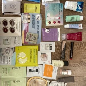 30 Piece Ulta Sampler With Travel Bag